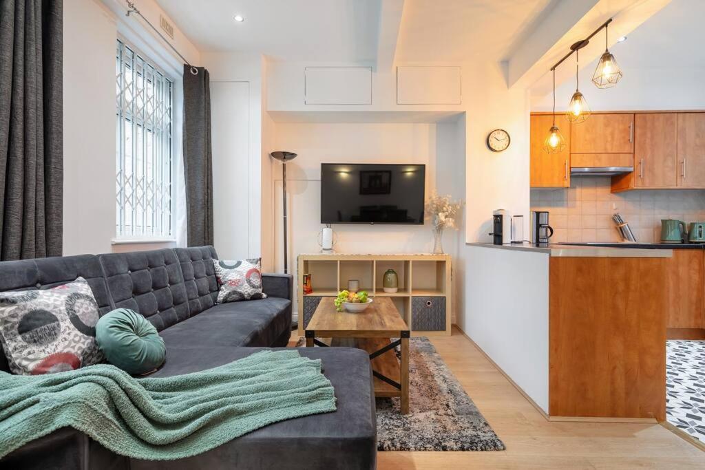 *-* Beautiful Townhouse In *-* Londra
