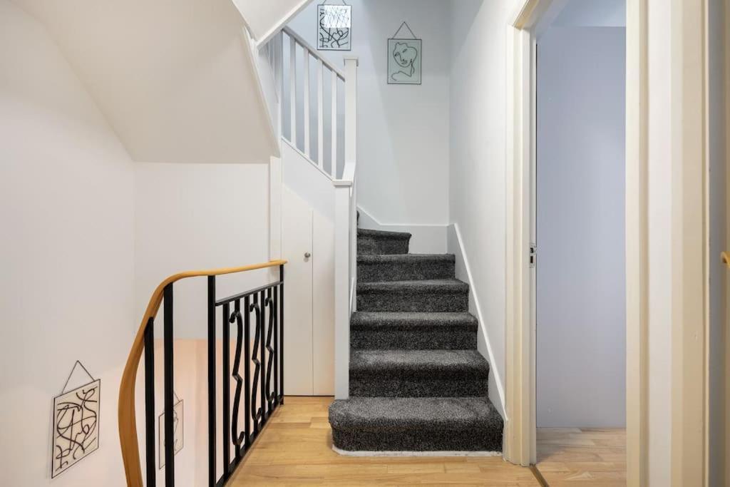 *-* Beautiful Townhouse In *-* Londra